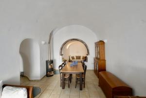 Spiti Stelios spacious lounge
